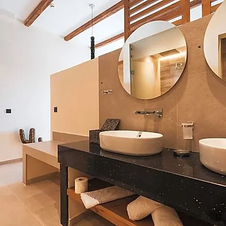 Kouros Blanc & Hotel 5*