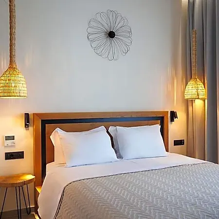 Kouros Blanc & 5* Parikia (Paros)